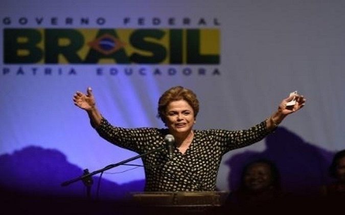 إقالة رئيسة البرازيل ديلما روسيف بين الإدانة القوية والدعوة إلى الهدوء والحوار