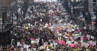 من يقف وراء الاحتجاجات النسائية ضد ترامب؟