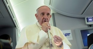 البابا فرانسيس : لا يمكن الربط بين الإسلام والإرهاب إطلاقا