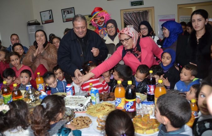 خديجة حجوبي تشارك براعم جمعية قافلة نور الصداقة احتفالهم بحلول السنة الميلادية الجديدة 2017